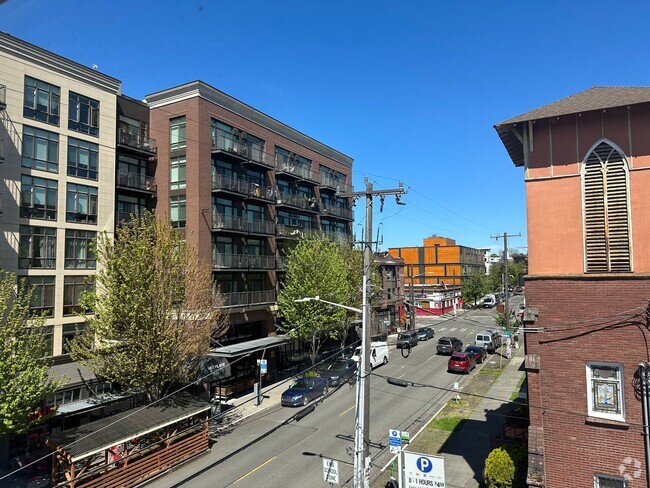 Building Photo - 1510 Unit B Rental