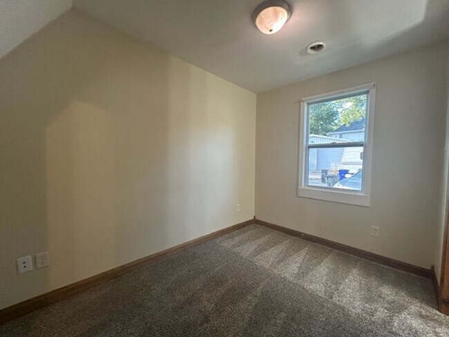 Photo - 370 8th Ave SW Unidad 370 8th Ave- 1/2