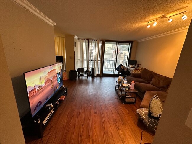 Photo - 10 E Ontario St Unit Great  with Upgrades