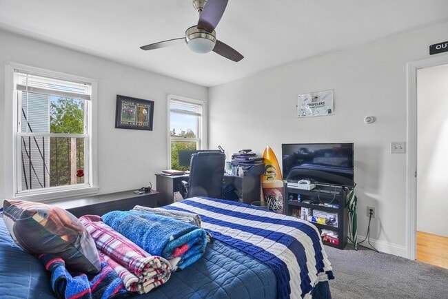 Building Photo - 140 D St Unit 2 Rental