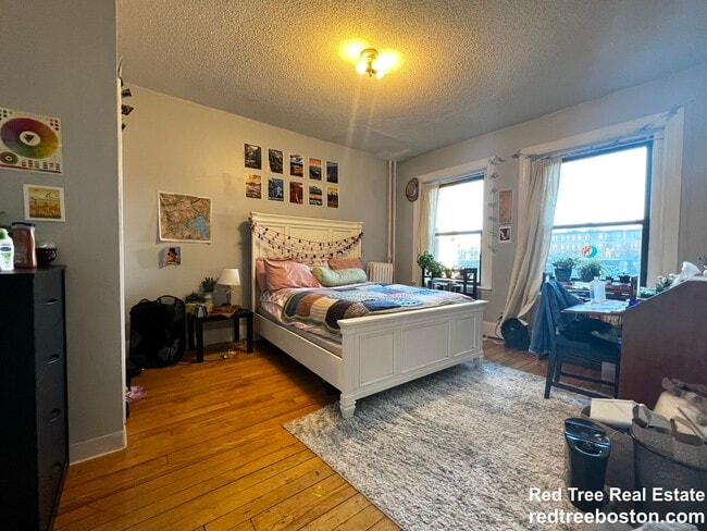 Photo - 18 Glenville Ave Unit 2