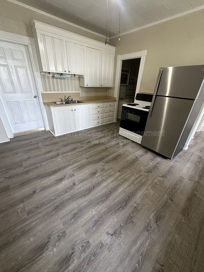 Building Photo - 73 Mt Pleasant Ave Unit 2