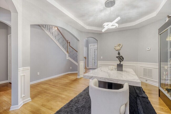 Photo - Turnkey Furnished 5BR Home – Ideal for Corporate Relocation & Temporary Housing