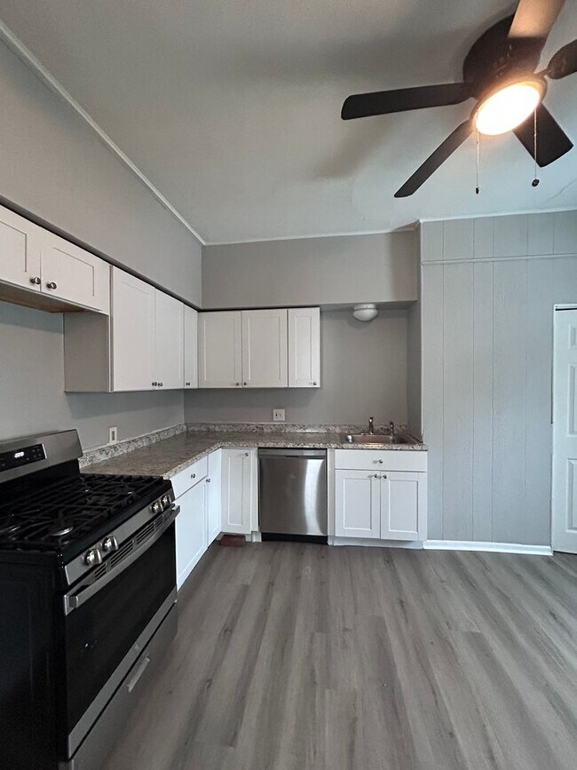 Photo - vin4033 Unit 2