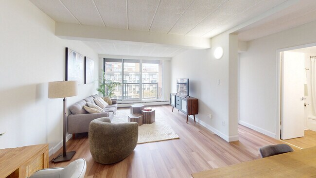 Photo - 218 Maclaren