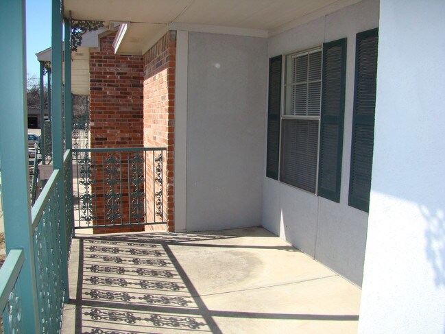 Photo - Versailles - Office Condos