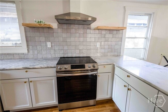 Photo - 731 E 34th St