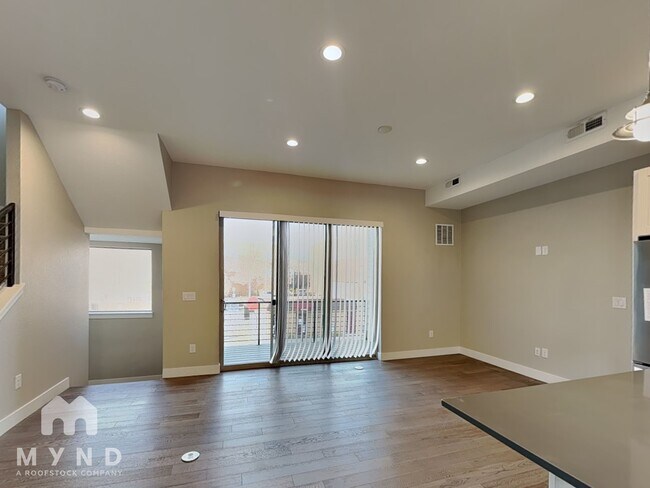 Photo - 5366 Allison St