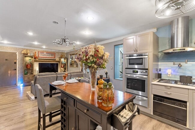 Building Photo - 817 10th St Unit 1C Rental
