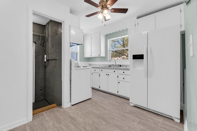 Photo - 434 49th St