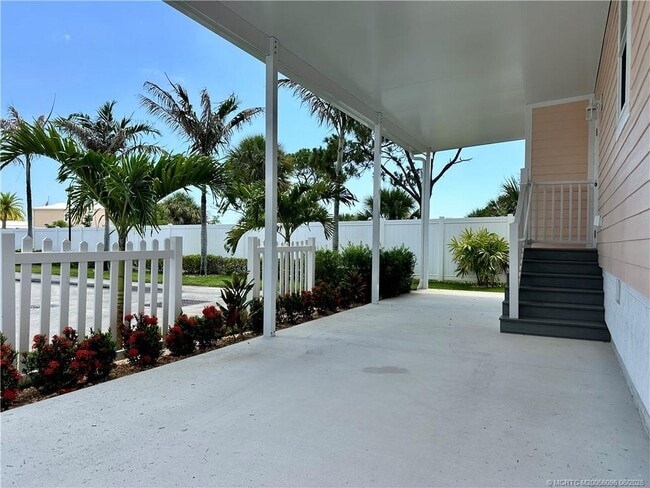Photo - 254 NE Coastal Dr