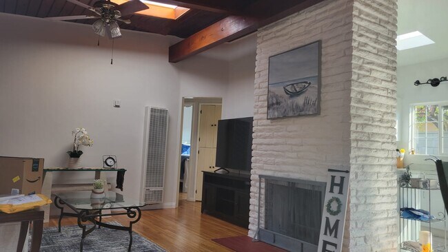 Photo - 1430 Manhattan Beach Blvd