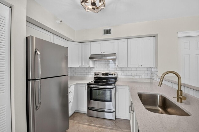 Photo - 107 Yacht Club Way Unit 208