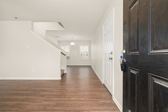 Photo - 21415 Partha Way