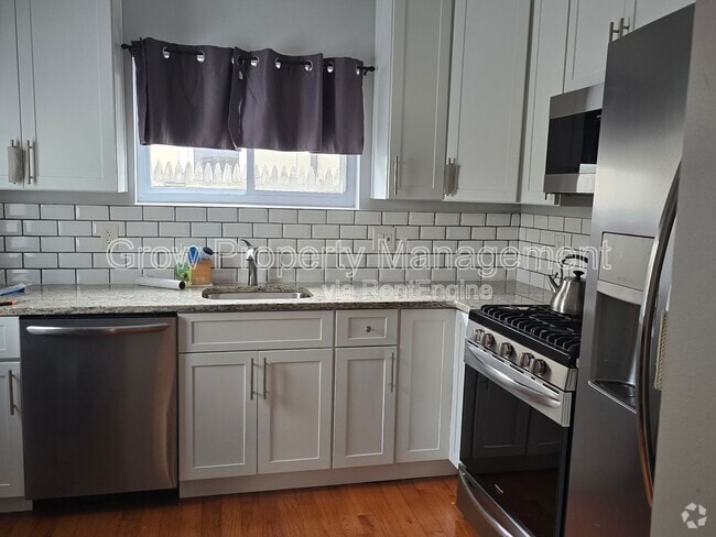 Building Photo - 323 Cross St Rental