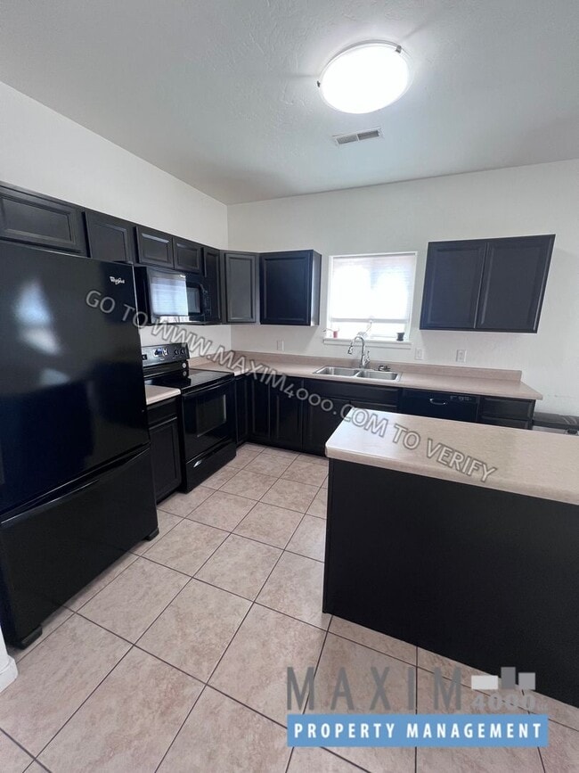 Photo - 389 White River Dr