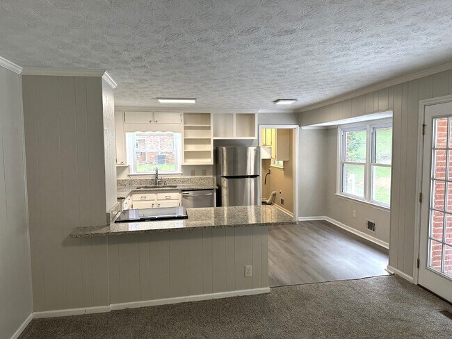 Photo - Great location! Easy access to Trilith, PT...