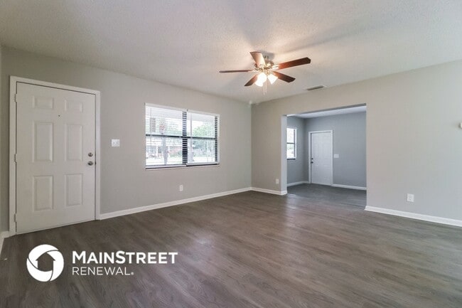 Photo - 8911 Navajo Ave