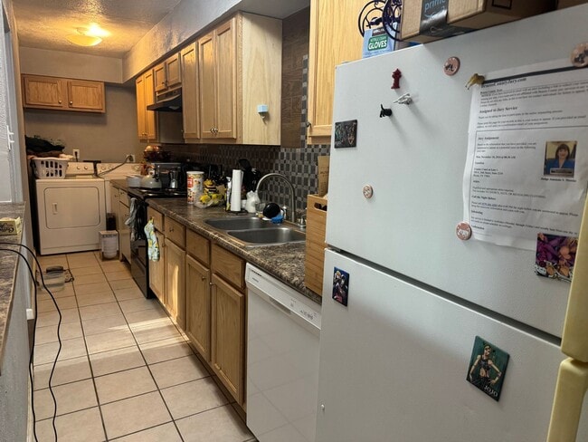 Photo - AVAILABLE AUGUST 1ST 2 Bedroom 2 Bathroom Apartment Near Bus Route