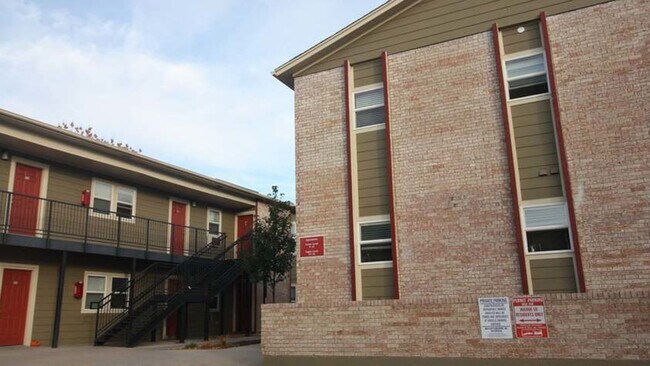 Photo - Avenue 59 Apartments