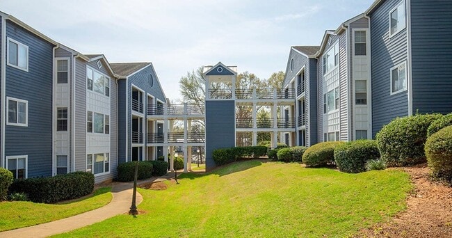 Building-Exterior-04-Park-at-Athens-Lakeside-Athens-GA-3 - Arches On The Lake Student Living