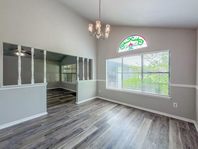 Photo - 35 Aberdeen Cir
