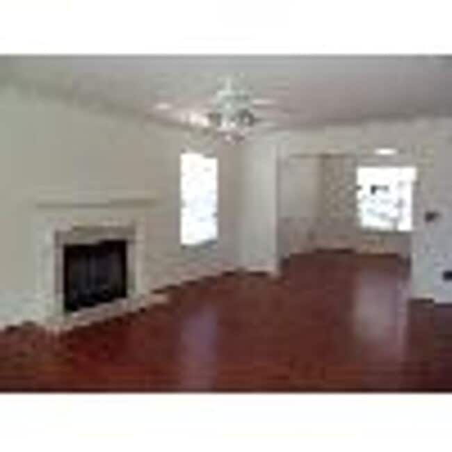 Photo - 3Bed/2.5Bath 2000 sq ft home located in Meyers Creek