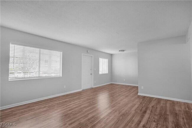 Photo - 4617 Bayshore Dr Unit H2