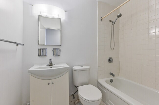 Photo - Davisville Tower Unit 00602