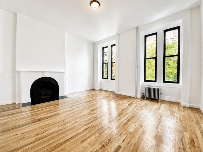 Photo - 54 W 9th St Unit 3