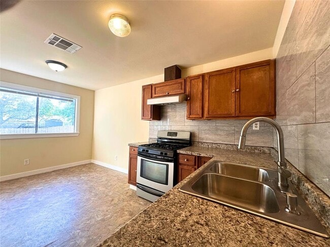 Photo - 2525 Dovemeadow Dr