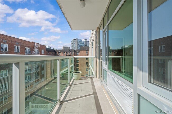 Photo - 3511 Cambridge Ave Unit 6B