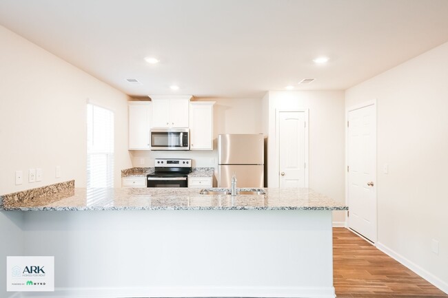 Photo - 2149 Southlea Dr