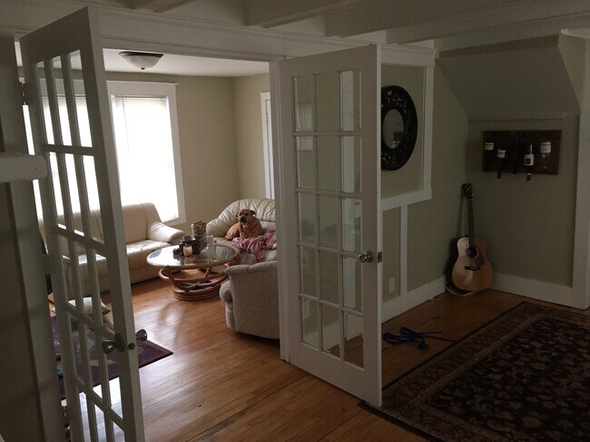 354 22nd Ave NE Unidad Main Floor