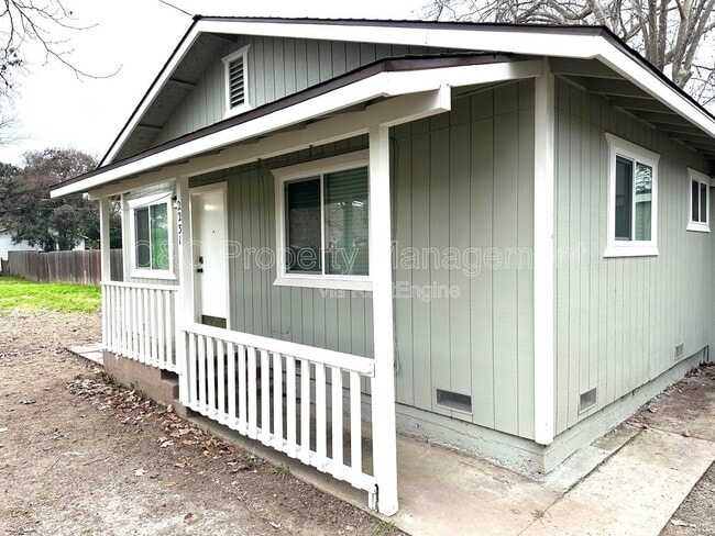 Photo - 2231 Morell St