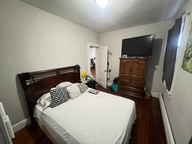 Photo - 1353 Alina St Unit First Floor