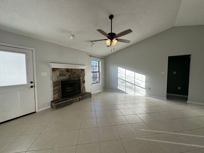 Photo - 1500 Kruse Dr