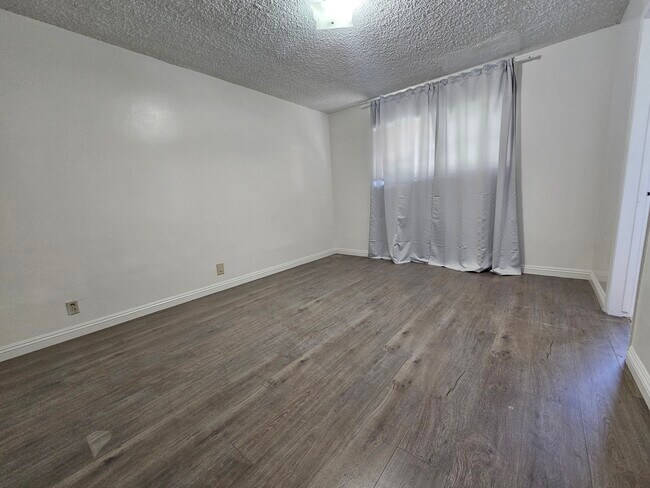 Photo - 13631 Penn St Unit B