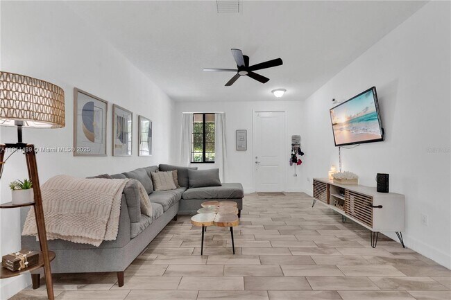 Photo - 3374 NW 5th St