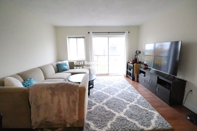 Building Photo - 50 Craigie St Unit 15