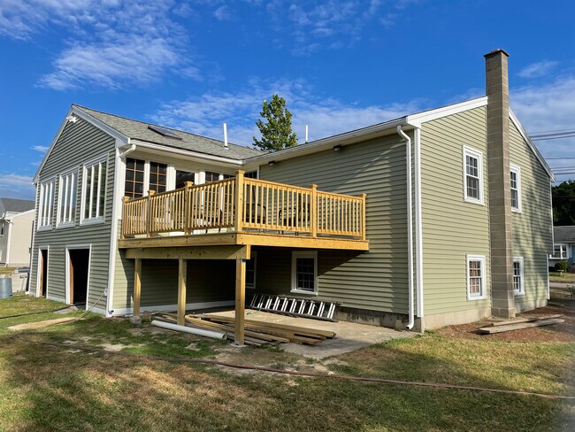 Back Deck - 688 Plymouth St