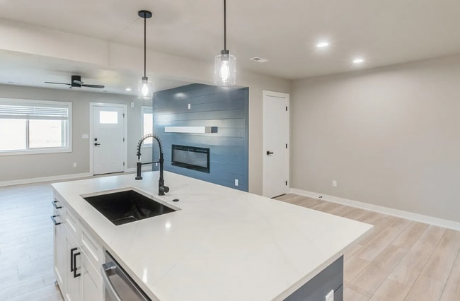 Building Photo - 14426 Springbrook Trl