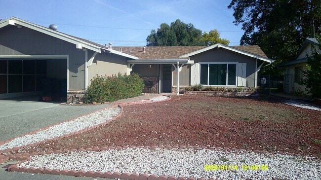 Building Photo - Leisure Town Rental