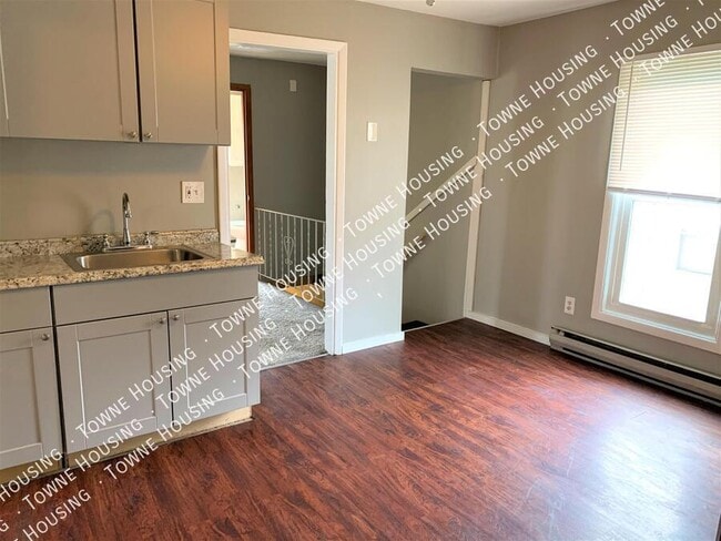 Photo - 487 Hawley St Unidad 2