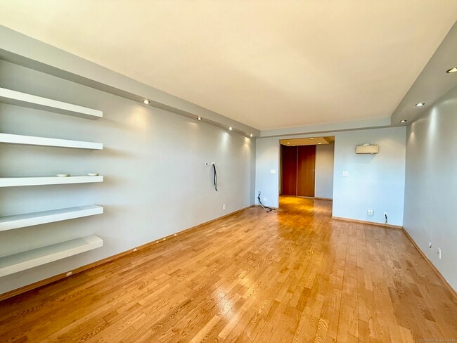 Photo - 444 Bedford St Unit APT 4R