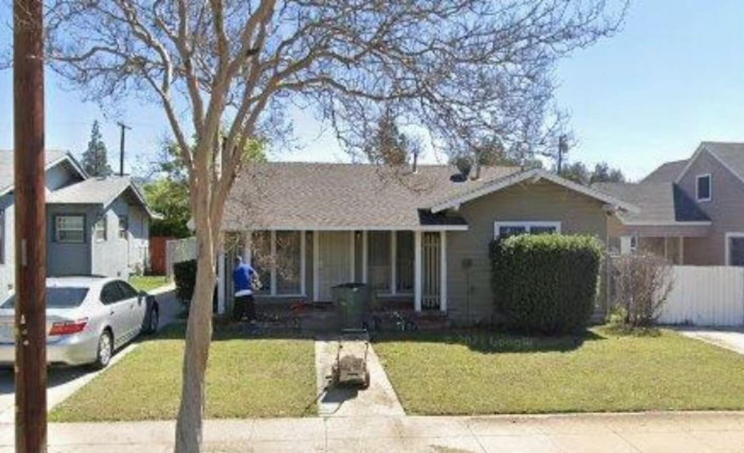 Charming 2 Bedroom Home Featuring Large Bedrooms & Open Living - Charming 2 Bedroom Home Featuring Large Bedrooms & Open Living
