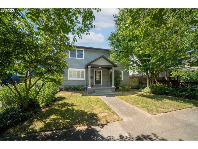 Building Photo - 2605 NE 35th Ave