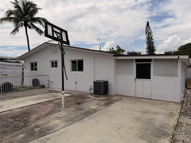 Photo - 6875 SW 25th Terrace Unit 6877
