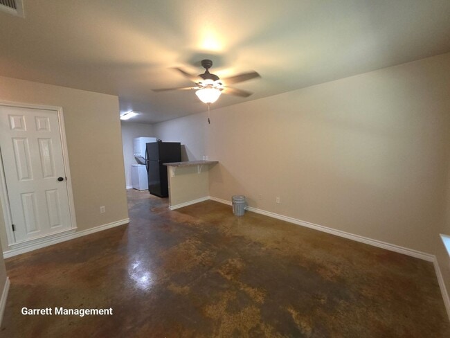 Photo - 1013 Mill St Unidad C