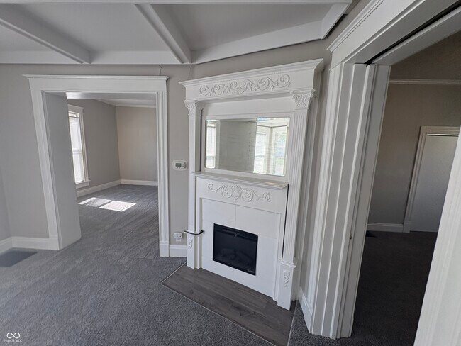 413 W Franklin St